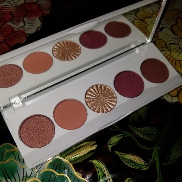 OFRA Other - OFRA Signature Palette in Symphony 5 x 2g 0.07oz Net Wt 10g 0.35oz